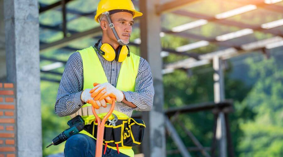 Professional gutter cleaning in Maricao, PR